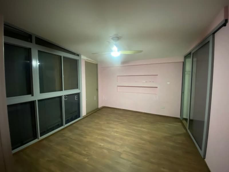 Lovely 4 bedroom Penthouse near French School | direct bus to Stamford Int School, Poh Huat Road West, 4 Bedrooms, 2,900 sqft, Apartment For Rent, by Celine Kam, 60235999 - PropertyGuru.com.sg