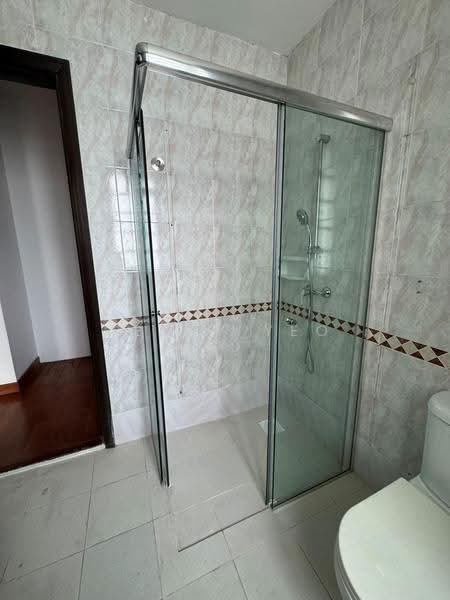 Mera Terrace, 177 Seagull Walk, Bedok / Upper East Coast, 4 Bedrooms, 3,000 sqft, Terraced House For Rent, by Jenny YEO, 60236022 - Bathroom - PropertyGuru.com.sg