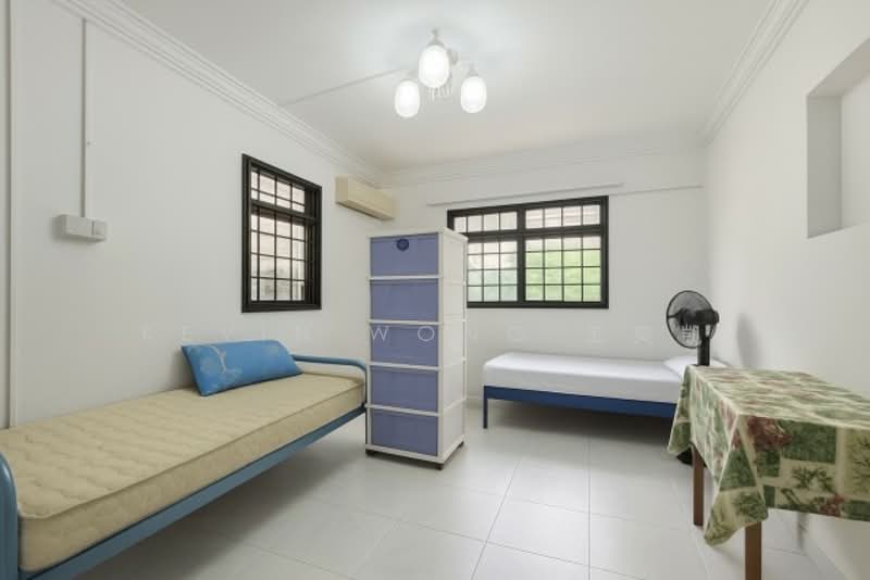 62 Lorong 4 Toa Payoh HDB Flat For Sale at S$ 850,000 | PropertyGuru Singapore - Master Bedroom