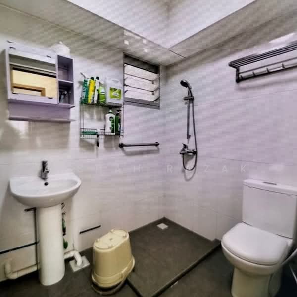 For Rent - 102A Canberra Street