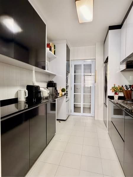 296C Bukit Batok Street 22 HDB Flat For Sale at S$ 975,000 | PropertyGuru Singapore