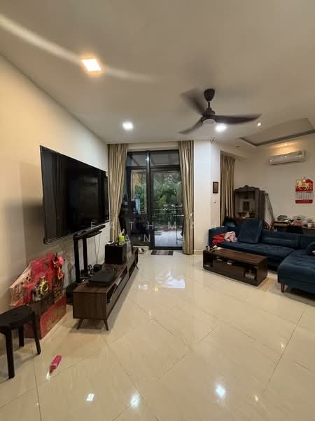 Regentville, 2 Hougang Street 92, 2 Bedrooms, 1,163 sqft, Condominium For Sale, by Fathmah Cantik, 60236746 - Living Room - PropertyGuru.com.sg