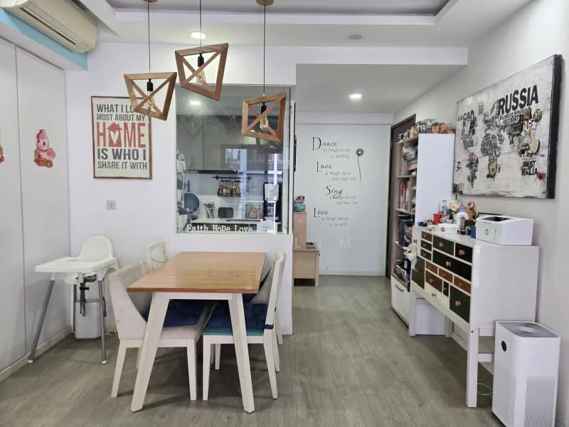 Riverparc Residence, 90 Punggol Drive, 3 Bedrooms, 1,227 sqft, Executive Condominium For Sale, by Ivy Lim, 60236972 - Dining Room - PropertyGuru.com.sg