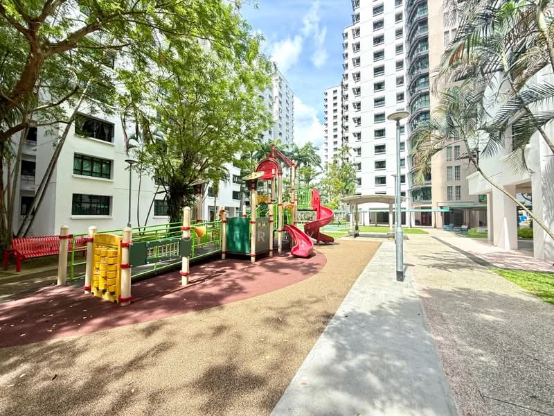 651 Senja Link HDB Flat For Sale at S$ 600,000 | PropertyGuru Singapore