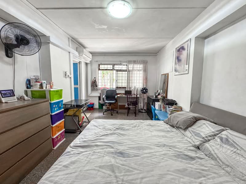 753 Woodlands Circle HDB Flat For Sale at S$ 678,000 | PropertyGuru Singapore - Bedroom