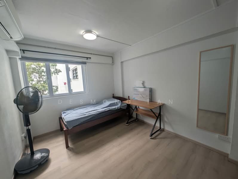 445 Tampines Street 42, 445 Tampines Street 42, Room Rental, 300 sqft, HDB Flat For Rent, by Desmond Tan, 60237233 - PropertyGuru.com.sg