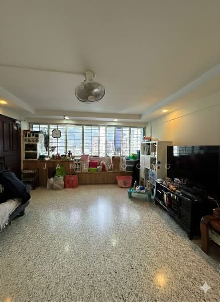 219 Lorong 8 Toa Payoh HDB Flat For Sale at S$ 460,000 | PropertyGuru Singapore