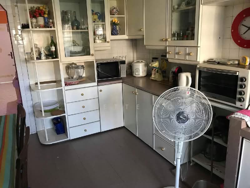 608 Ang Mo Kio Avenue 5 HDB Flat For Sale at S$ 410,000 | PropertyGuru Singapore