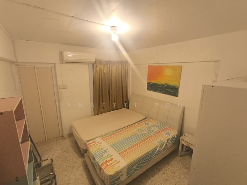 608 Ang Mo Kio Avenue 5, 608 Ang Mo Kio Avenue 5, 2 Bedrooms, 721 sqft, HDB Flat For Sale, by Lynnette Poh, 60237458 - Bedroom - PropertyGuru.com.sg