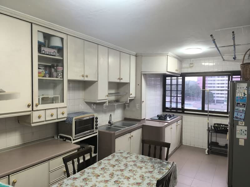 608 Ang Mo Kio Avenue 5, 608 Ang Mo Kio Avenue 5, 2 Bedrooms, 721 sqft, HDB Flat For Sale, by Lynnette Poh, 60237458 - Kitchen - PropertyGuru.com.sg