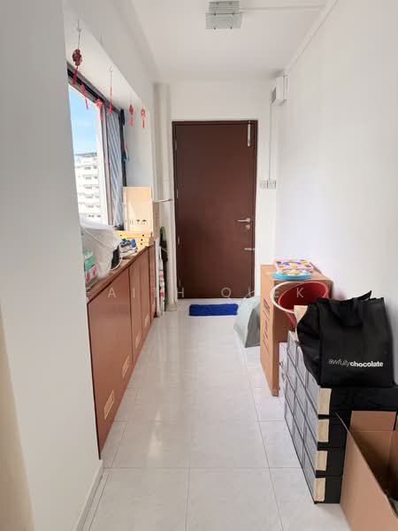 652 Jalan Tenaga HDB Flat For Sale at S$ 899,999 | PropertyGuru Singapore - Entrance