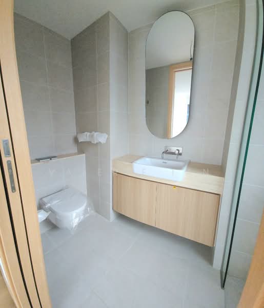 Hill House, 10A-11 Institution Hill, 10B, 2 Bedrooms, 624 sqft, Condominium For Rent, by Valerie Tan, 60237531 - Bathroom - PropertyGuru.com.sg