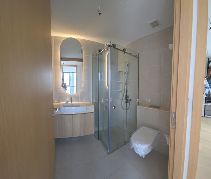 Hill House, 10A-11 Institution Hill, 10B, 2 Bedrooms, 624 sqft, Condominium For Rent, by Valerie Tan, 60237531 - Bathroom - PropertyGuru.com.sg