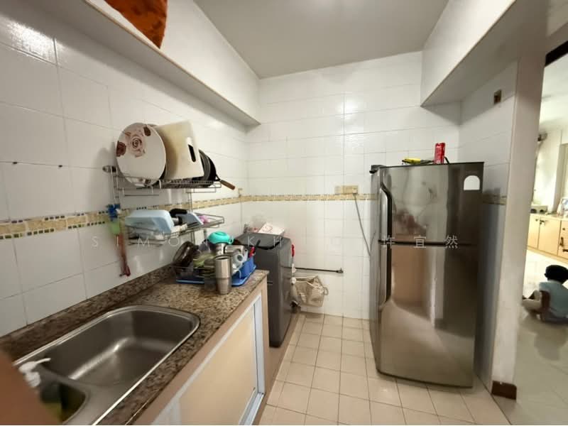 403A Fernvale Lane HDB Flat For Sale at S$ 645,000 | PropertyGuru Singapore - Kitchen