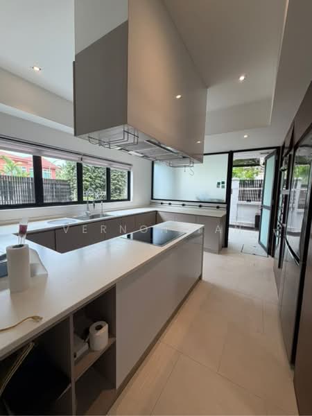 Regent Villa, Jalan Lim Tai See, 4 Bedrooms, 3,000 sqft, Semi-Detached House For Rent, by Vernon Tan, 60237666 - PropertyGuru.com.sg