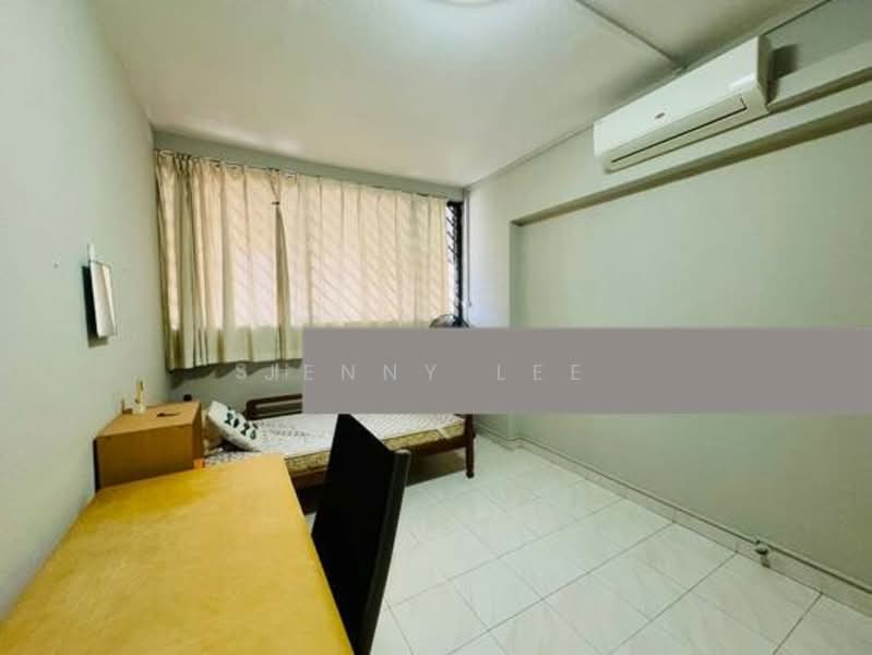 913 Jurong West Street 91 HDB Flat For Sale at S$ 520,000 | PropertyGuru Singapore - Bedroom