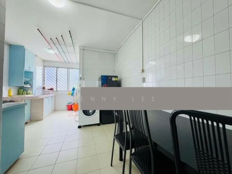 913 Jurong West Street 91 HDB Flat For Sale at S$ 520,000 | PropertyGuru Singapore - Kitchen