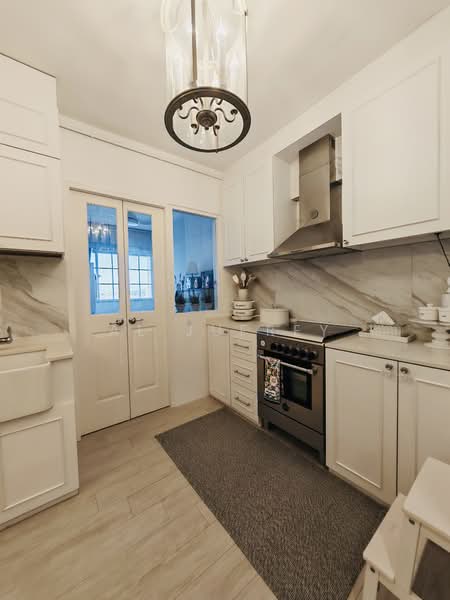 291D Bukit Batok Street 24 HDB Flat For Sale at S$ 668,000 | PropertyGuru Singapore - Kitchen