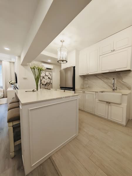 291D Bukit Batok Street 24 HDB Flat For Sale at S$ 668,000 | PropertyGuru Singapore - Kitchen