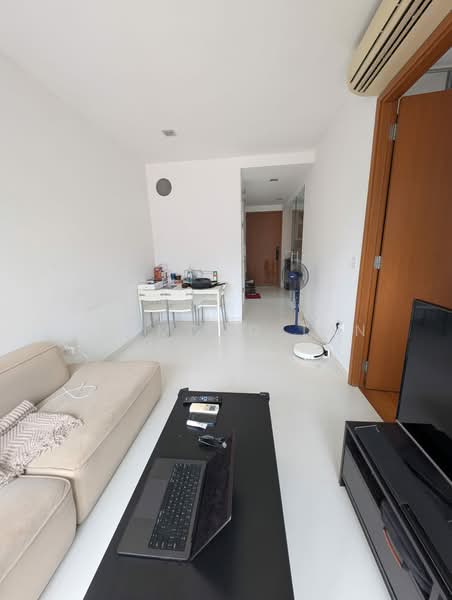 RV Suites Condominium For Sale at S$ 1,180,000 | PropertyGuru Singapore - Living Room