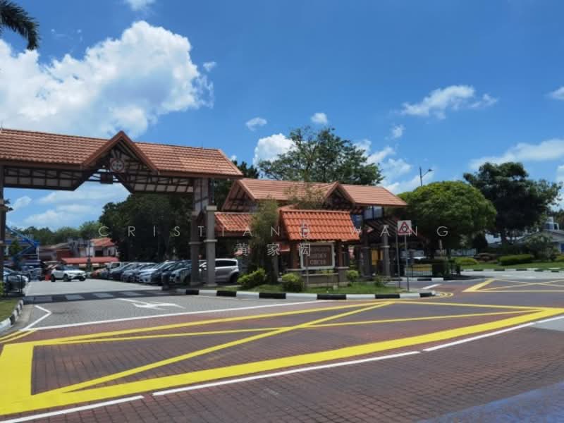 CHOMP CHOMP FOOD CENTRE, KENSINGTON PARK ROAD, 3,100 sqft, Food & Beverage For Rent, by Cristiano Wang 黄家闳, 60238393 - CommercialGuru.com.sg