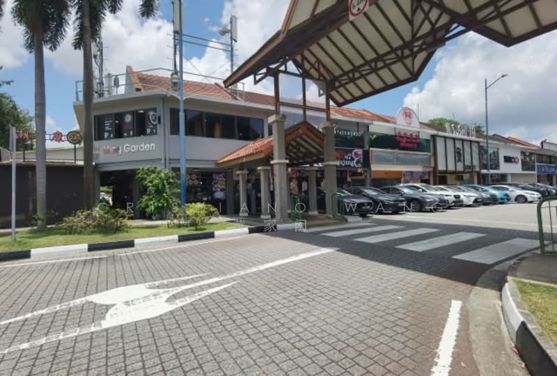 CHOMP CHOMP FOOD CENTRE, KENSINGTON PARK ROAD, 3,100 sqft, Food & Beverage For Rent, by Cristiano Wang 黄家闳, 60238393 - CommercialGuru.com.sg