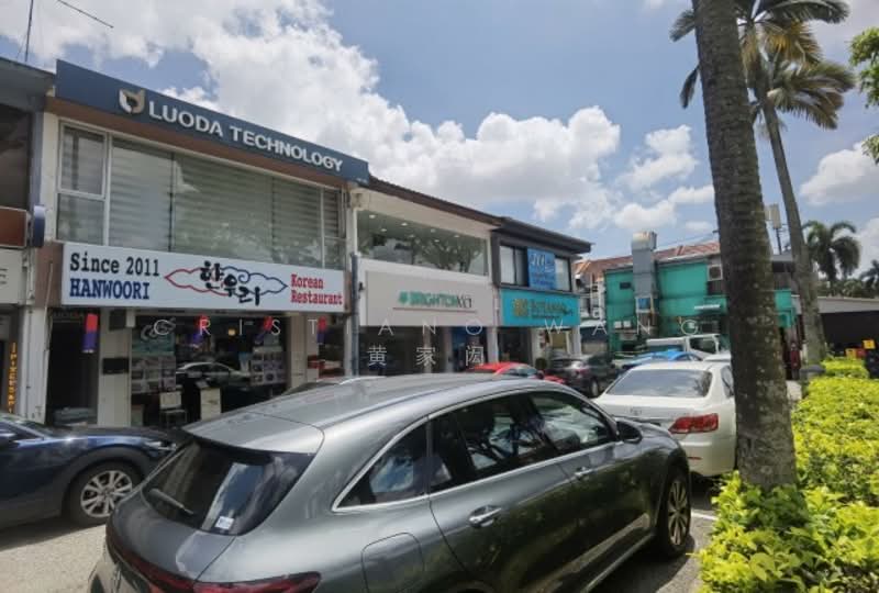 CHOMP CHOMP FOOD CENTRE, KENSINGTON PARK ROAD, 3,100 sqft, Food & Beverage For Rent, by Cristiano Wang 黄家闳, 60238393 - CommercialGuru.com.sg