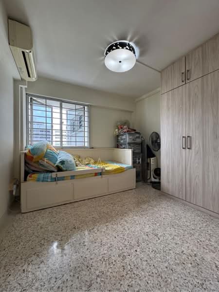 219 Lorong 8 Toa Payoh HDB Flat For Sale at S$ 460,000 | PropertyGuru Singapore