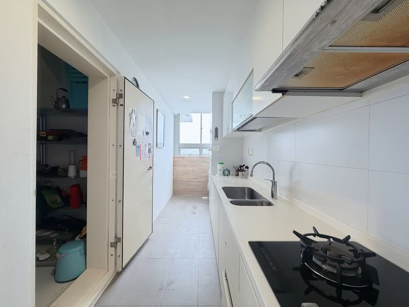 Heron Bay Executive Condominium For Sale at S$ 3,300,000 | PropertyGuru Singapore - Kitchen