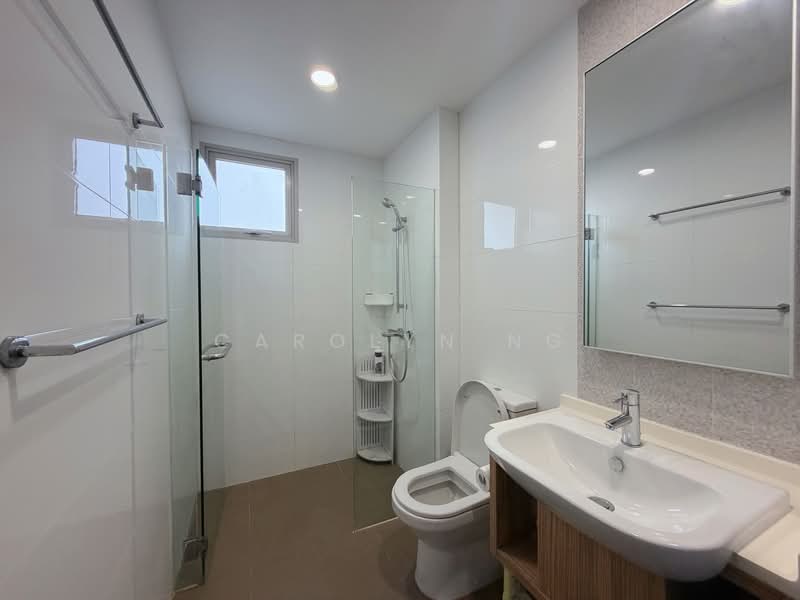 Heron Bay Executive Condominium For Sale at S$ 3,300,000 | PropertyGuru Singapore - Bathroom