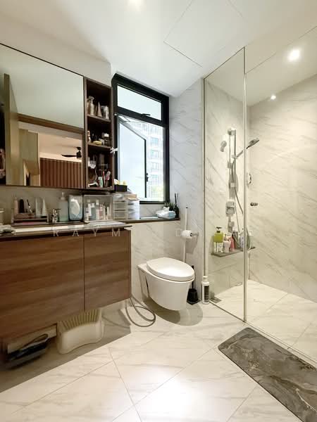 Le Quest Condominium For Sale at S$ 1,600,000 | PropertyGuru Singapore - Bathroom