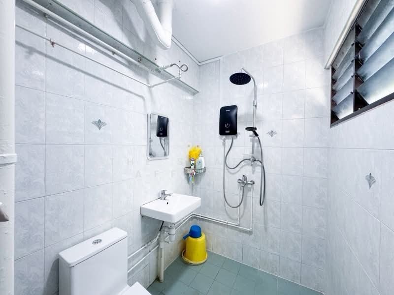 250 Tampines Street 21 HDB Flat For Sale at S$ 500,000 | PropertyGuru Singapore