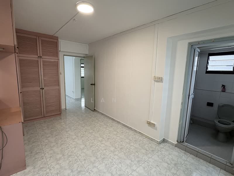 524 Jelapang Road HDB Flat For Sale at S$ 620,000 | PropertyGuru Singapore - Master Room