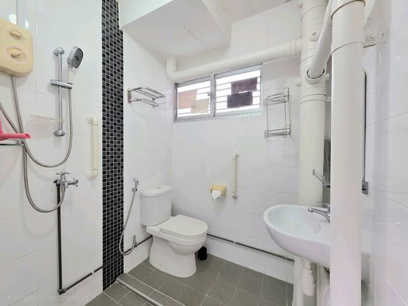 718 Bedok Reservoir Road HDB Flat For Sale at S$ 610,000 | PropertyGuru Singapore