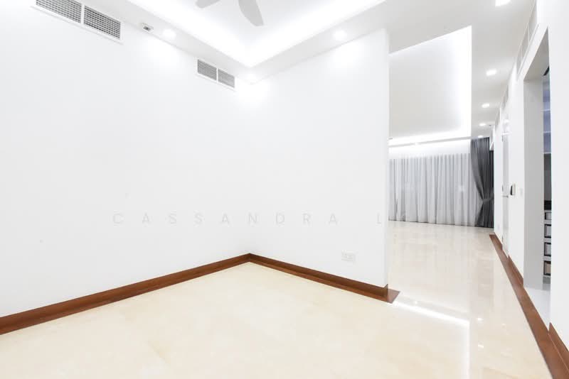 For Rent - Nassim Jade