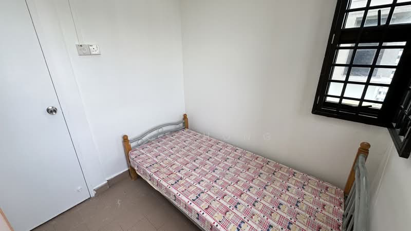 211 Boon Lay Place HDB Flat For Sale at S$ 360,000 | PropertyGuru Singapore