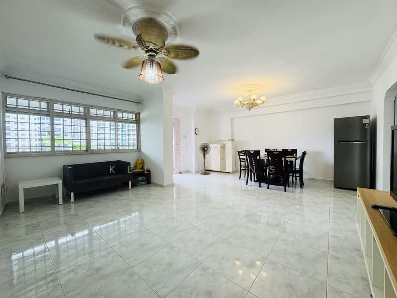156 Lorong 1 Toa Payoh, 156 Lorong 1 Toa Payoh, 3 Bedrooms, 1,087 sqft, HDB Flat For Sale, by Kelvin Ong, 60238947 - Living Room - PropertyGuru.com.sg
