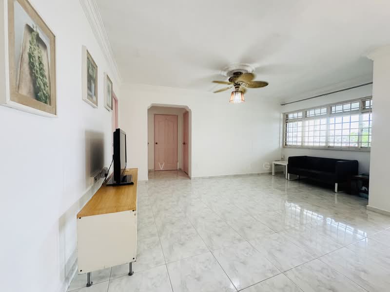 156 Lorong 1 Toa Payoh, 156 Lorong 1 Toa Payoh, 3 Bedrooms, 1,087 sqft, HDB Flat For Sale, by Kelvin Ong, 60238947 - Living Room - PropertyGuru.com.sg