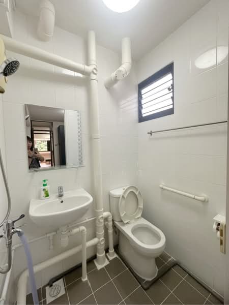 354 Clementi Avenue 2, 354 Clementi Avenue 2, 2 Bedrooms, 882 sqft, HDB Flat For Rent, by Leticia Ching, 60239096 - PropertyGuru.com.sg