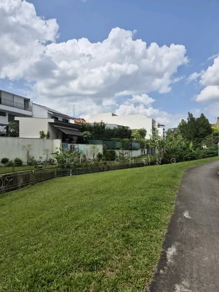 For Sale - Freehold Inter-terrace at Holland