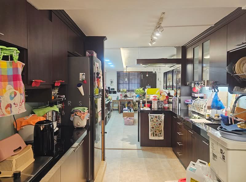 12 Lorong 7 Toa Payoh HDB Flat For Sale at S$ 400,000 | PropertyGuru Singapore