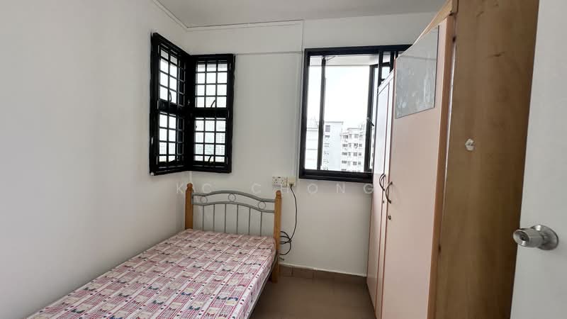 211 Boon Lay Place HDB Flat For Sale at S$ 360,000 | PropertyGuru Singapore