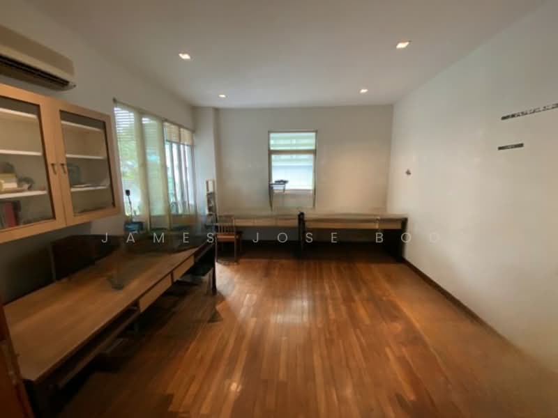 Rare 7 bedrooms Semi D | Lift possible | Siglap estate Semi-Detached House For Sale at S$ 6,880,000 | PropertyGuru Singapore