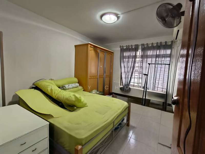 412 Woodlands Street 41 HDB Flat For Sale at S$ 1,080,000 | PropertyGuru Singapore - Bedroom