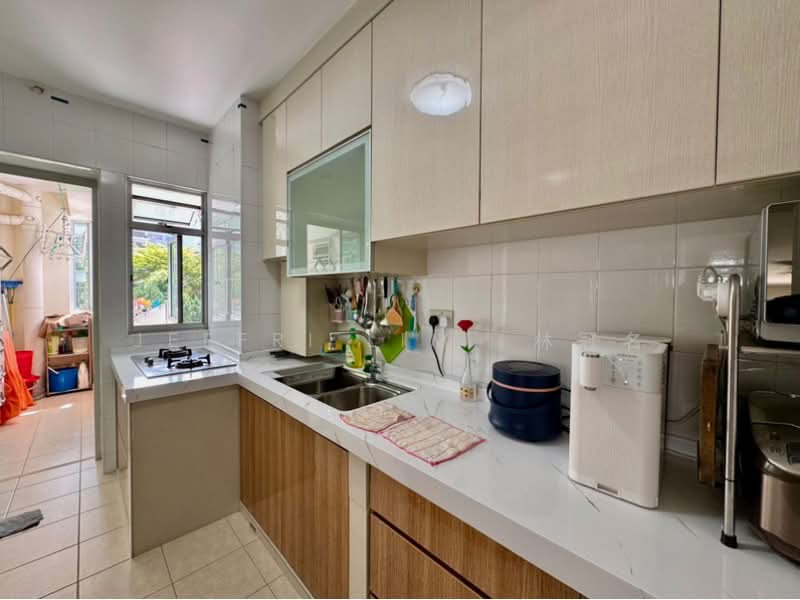 18A Holland Drive HDB Flat For Sale at S$ 1,050,000 | PropertyGuru Singapore
