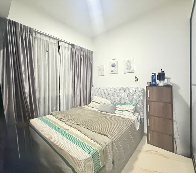 The Inflora Condominium For Sale at S$ 690,000 | PropertyGuru Singapore - Bedroom