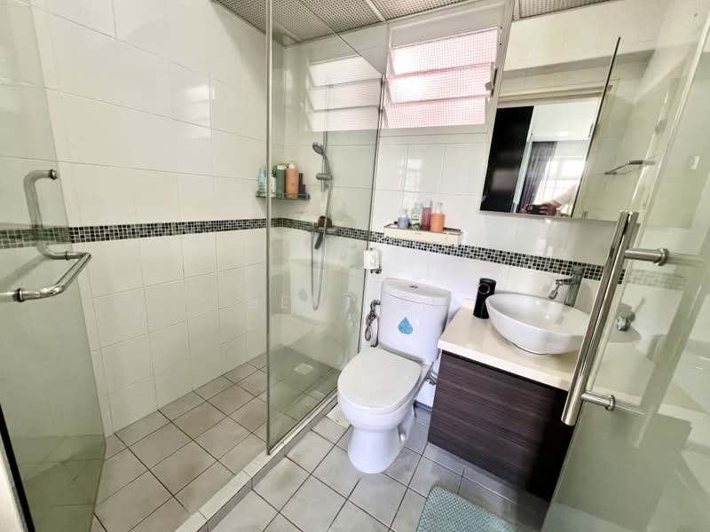 316B Yishun Greenwalk, 316B Yishun Avenue 9, 3 Bedrooms, 990 sqft, HDB Flat For Sale, by Ben Lee, 60240154 - Bathroom - PropertyGuru.com.sg