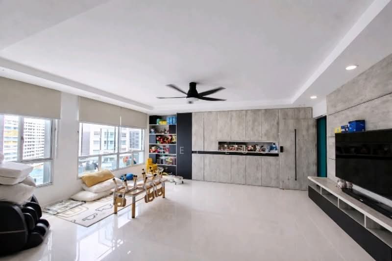 805C Keat Hong Close HDB Flat For Sale at S$ 700,000 | PropertyGuru Singapore - Living Hall