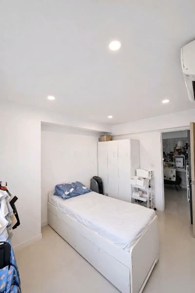 805C Keat Hong Close HDB Flat For Sale at S$ 700,000 | PropertyGuru Singapore - Common room