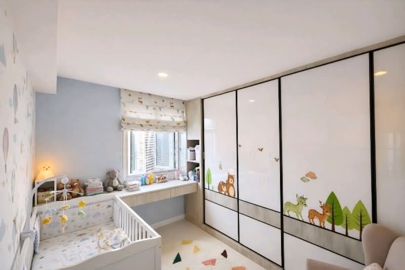 805C Keat Hong Close HDB Flat For Sale at S$ 700,000 | PropertyGuru Singapore - Walk-in Wardrobe (Virtual staged)